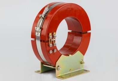 零序电流互感器基本工作原理与?；ぷ饔?/></p><p>　　<strong>零序电流互感器基本工作原理：</strong></p><p>　　基于基尔<霍夫电流定律>流入电路中任一节点复电流的代数和等于零。在线路与电气设备正常的情况下，各相电流矢量的和等于零.因此，零序电流互感器的二次侧绕组是无信号输出，执行元件不动作。当发生接地故障时的各相电流的矢量和不为零，故障电流使零序电流互感器的环形铁芯中产生磁通，零序电流互感器的二次侧感应电压使执行元件动作，带动脱扣装置，切换供电网络，达到接地故障?；さ哪康?。</p><p>　　<strong>零序电流互感器的?；ぷ饔茫?/strong></p><p>　　当电路中发生触电或漏电故障时，保护动作，切断电源。 
使用：可让三相导线一起穿过一零序电流互感器，或在三相线路上各装一个电流互感器，也可在中性线N上安装一个零序电流互感器，利用这个互感器来检测三相的电流矢量和。零序电流互感器采用ABS工程塑料外壳,全树脂浇注,全密封，有效的避免了互感器在长期使用过程中的锈蚀。绝缘性能好，外形美观。具有灵敏度高、线性度好运行可靠，安装方便等特点。其性能优于一般的零序电流互感器，使用范围广泛，不仅适用于电磁型继电?；?，还能适用于电子和微机?；ぷ爸?。</p></p>
            </div>
          </div>
          <div   id=