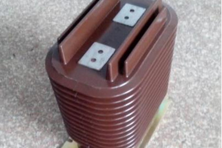 如何区分电压互感器和电流互感器？